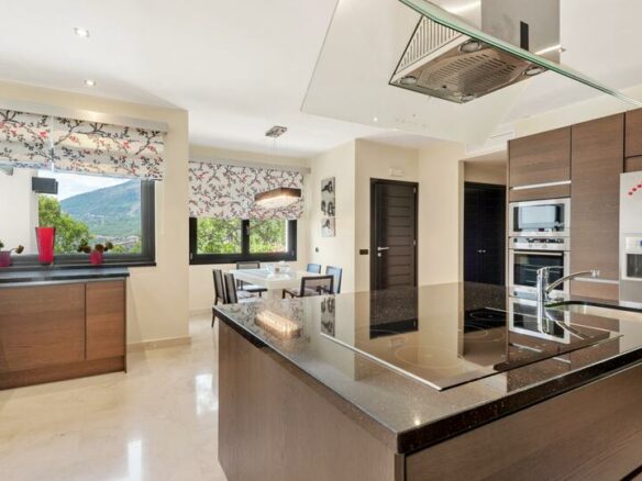 For Sale: Modern Villa – 1st Line Golf in La Zagaleta ⛳🏡