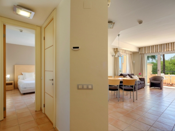 🏨✨ Aparthotel with 15 studios & 1-bedroom apartments for sale in Elviria 🌴🏖️