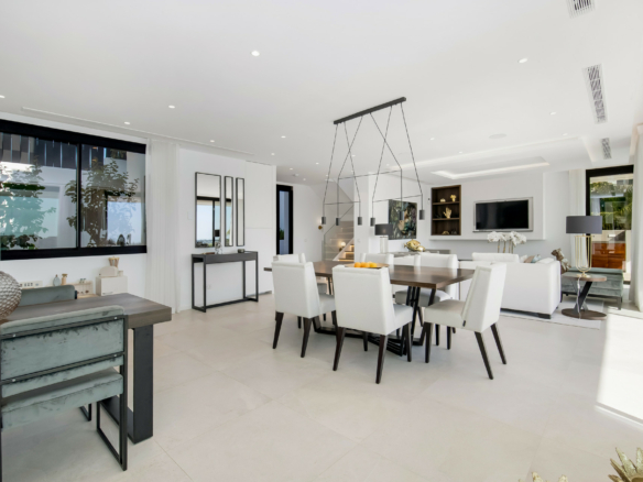 For short-term rent in Nueva Andalucía- Turnkey Modern villa -Sea views