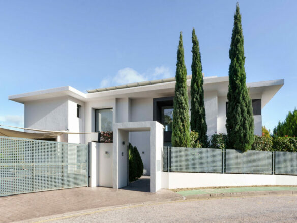 For Sale 🏡 MODERN VILLA IN LOMAS DE LA QUINTA, BENAHAVIS 🌴