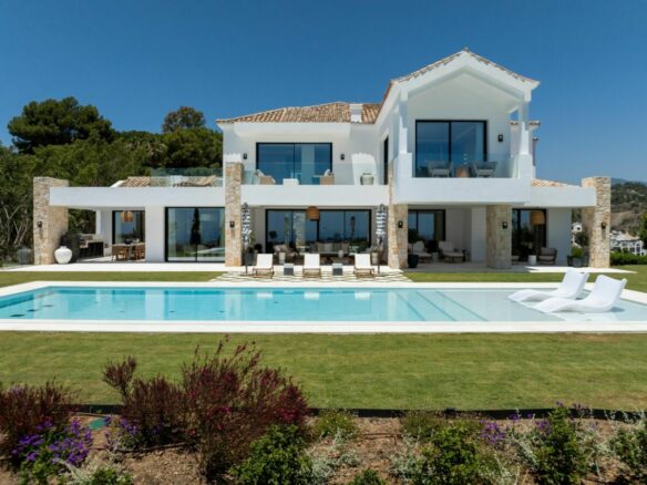 🏡✨ UNIQUE LUXURY VILLA WITH UNPARALLELED VIEWS IN EL HERROJO 🌴🌊