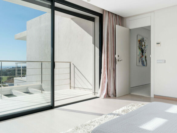 For Sale 🏡 MODERN VILLA IN LOMAS DE LA QUINTA, BENAHAVIS 🌴
