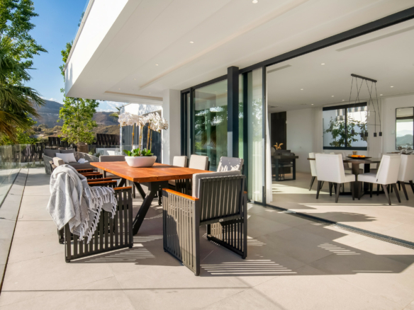 For short-term rent in Nueva Andalucía- Turnkey Modern villa -Sea views