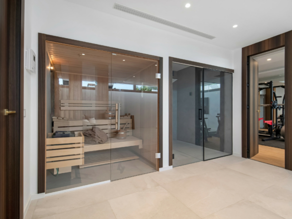 For short-term rent in Nueva Andalucía- Turnkey Modern villa -Sea views