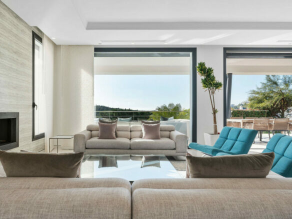 For Sale 🏡 MODERN VILLA IN LOMAS DE LA QUINTA, BENAHAVIS 🌴