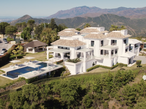 🌟 Unique Luxury Mansion for sale with Panoramic Views in La Zagaleta, Benahavis 🌟 ✨  