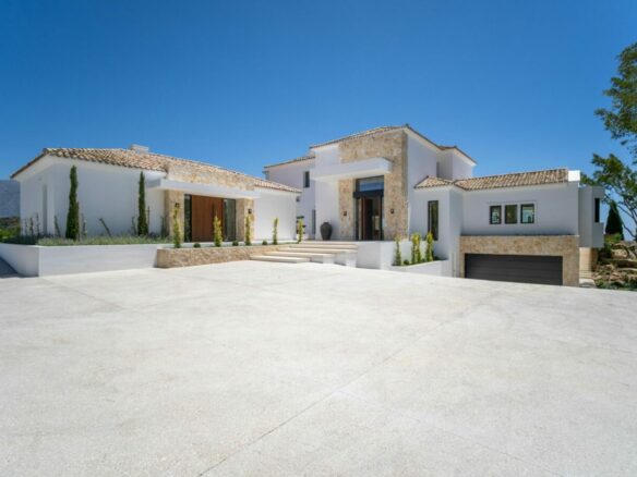 🏡✨ UNIQUE LUXURY VILLA WITH UNPARALLELED VIEWS IN EL HERROJO 🌴🌊