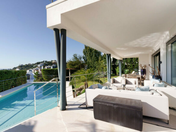 For Sale 🏡 MODERN VILLA IN LOMAS DE LA QUINTA, BENAHAVIS 🌴