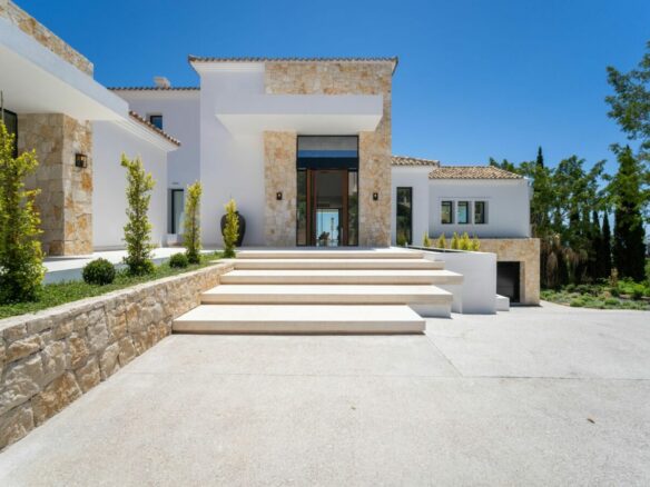 🏡✨ UNIQUE LUXURY VILLA WITH UNPARALLELED VIEWS IN EL HERROJO 🌴🌊