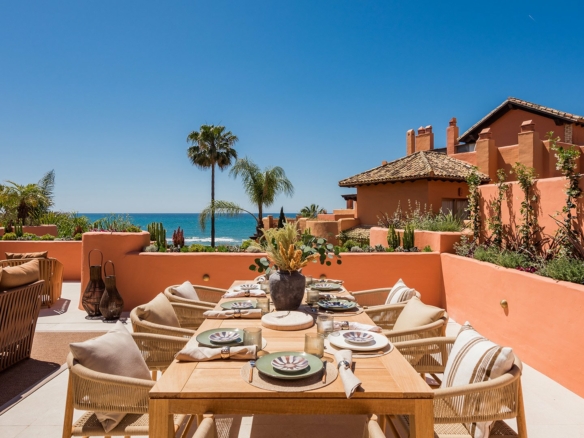 For Sale 🌟 Beachfront –  4Bedroom Penthouse 🌟 Gated  -Turnkey