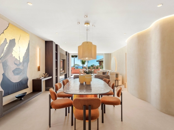 For Sale 🌟 Beachfront –  4Bedroom Penthouse 🌟 Gated  -Turnkey