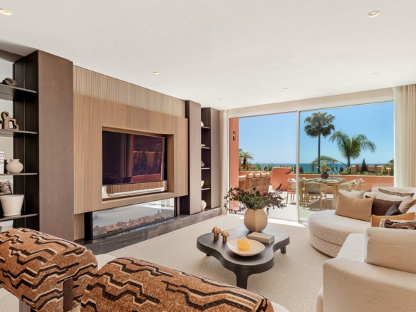 For Sale 🌟 Beachfront –  4Bedroom Penthouse 🌟 Gated  -Turnkey