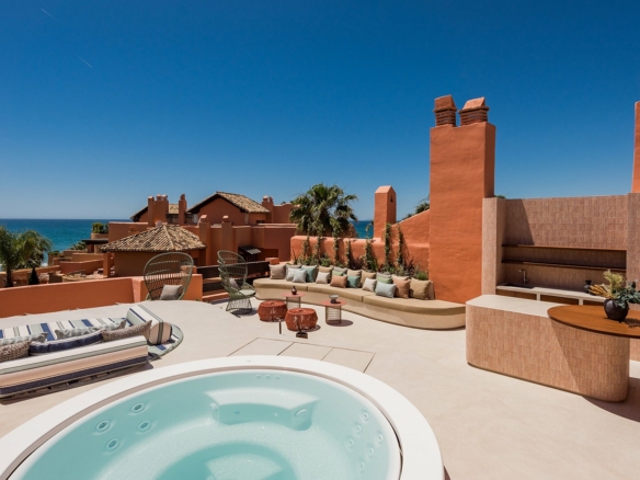 For Sale 🌟 Beachfront –  4Bedroom Penthouse 🌟 Gated  -Turnkey