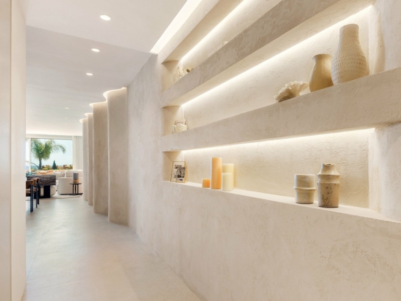 For Sale 🌟 Beachfront –  4Bedroom Penthouse 🌟 Gated  -Turnkey