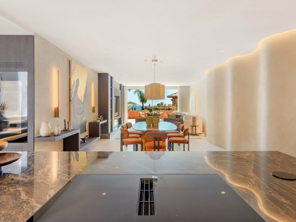 For Sale 🌟 Beachfront –  4Bedroom Penthouse 🌟 Gated  -Turnkey