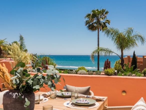 For Sale 🌟 Beachfront –  4Bedroom Penthouse 🌟 Gated  -Turnkey