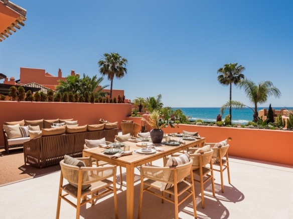 For Sale 🌟 Beachfront –  4Bedroom Penthouse 🌟 Gated  -Turnkey