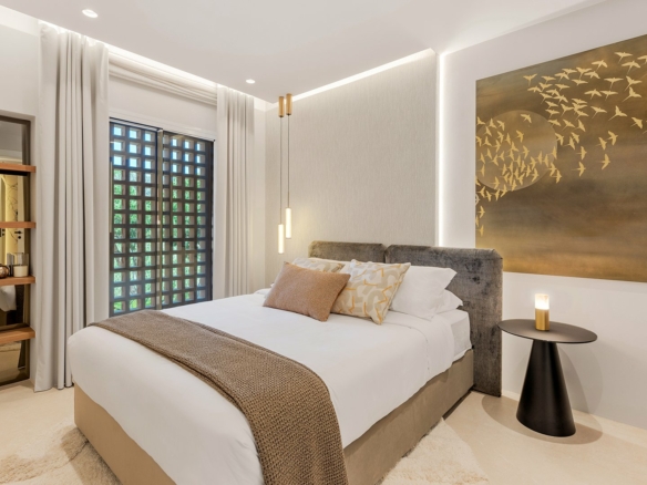 For Sale 🌟 Beachfront –  4Bedroom Penthouse 🌟 Gated  -Turnkey