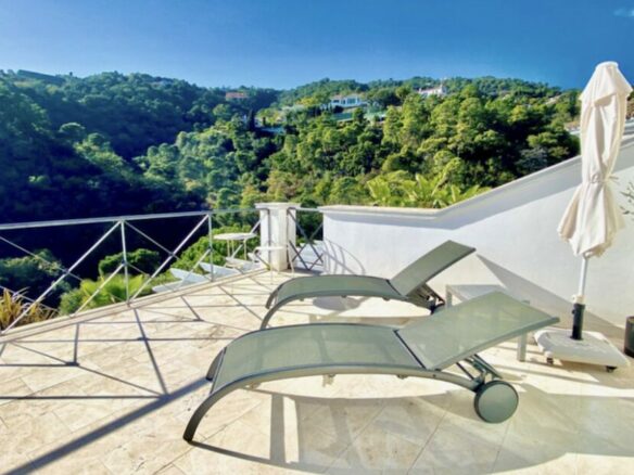 For Sale – Exquisite El Madroñal Villa with Sea Views in Gated Community 🌊🏡