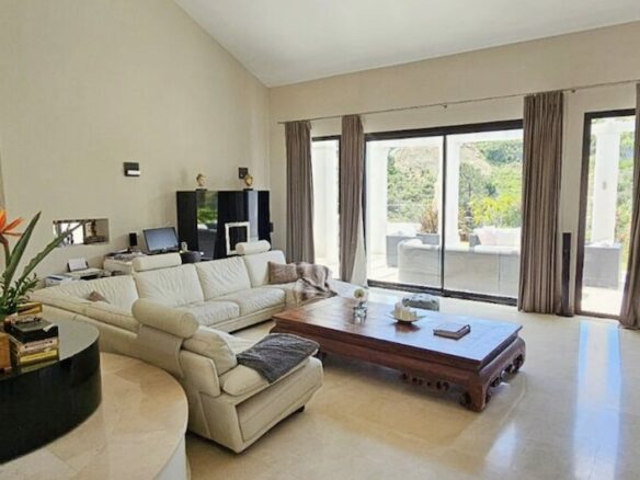 For Sale – Exquisite El Madroñal Villa with Sea Views in Gated Community 🌊🏡