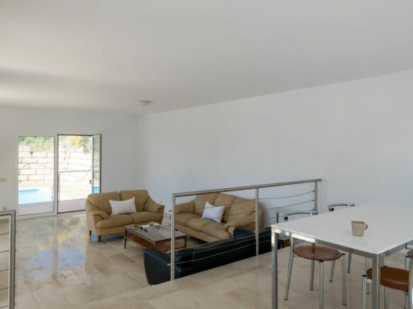 For Sale: Stunning Villa in Monte Mayor 🌄🏡