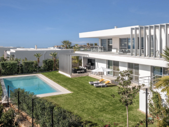 Long term Rent – Modern Villa Above Puerto Cabopino 🏡✨