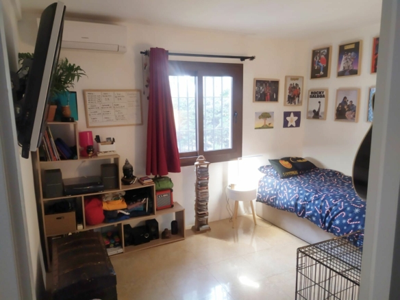 Bargain – New Golden Mile  🏠 3 Bedrooms Townhouse for Sale