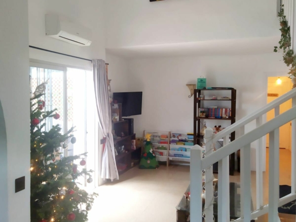 Bargain – New Golden Mile  🏠 3 Bedrooms Townhouse for Sale