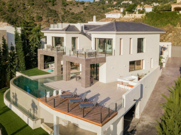 La Quinta : 🏡 Rent Stunning 6-Bed Modern Villa in Gated Community 🌟