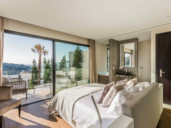 La Quinta : 🏡 Rent Stunning 6-Bed Modern Villa in Gated Community 🌟