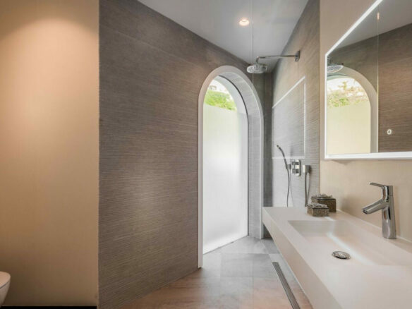 La Quinta : 🏡 Rent Stunning 6-Bed Modern Villa in Gated Community 🌟