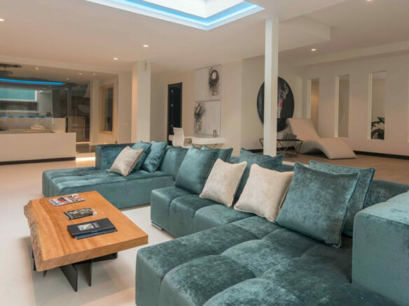 La Quinta : 🏡 Rent Stunning 6-Bed Modern Villa in Gated Community 🌟