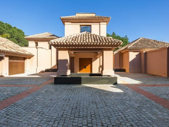 Rent 🏠 Villa El Mirador  Cascada de Camoján – Marbella – Spain
