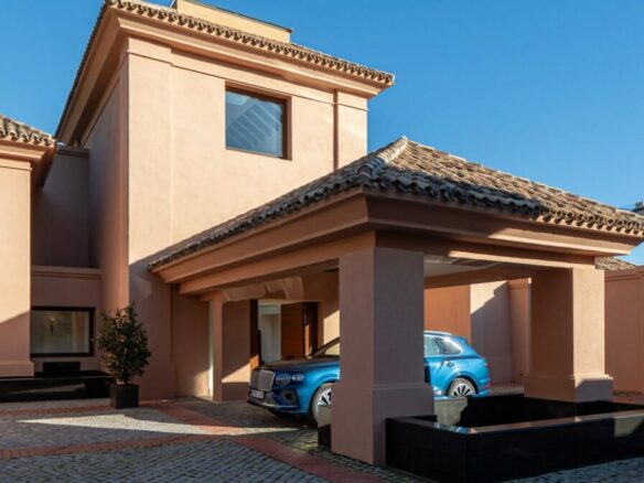 Rent 🏠 Villa El Mirador  Cascada de Camoján – Marbella – Spain