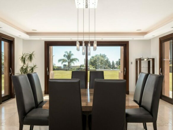 Rent 🏠 Villa El Mirador  Cascada de Camoján – Marbella – Spain