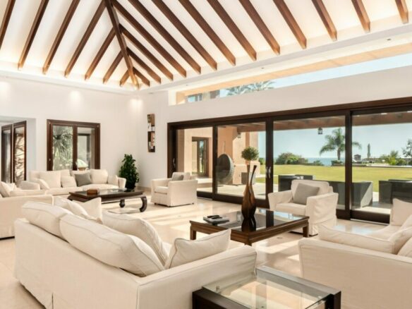 Rent 🏠 Villa El Mirador  Cascada de Camoján – Marbella – Spain