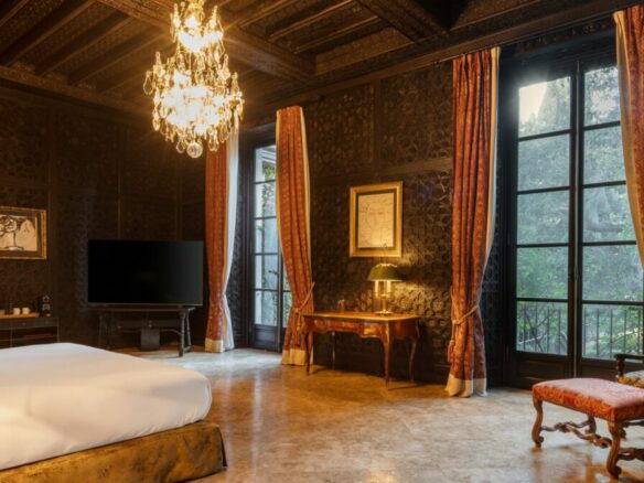 For Rent –  Moorish Palatial Mansion – Park like Gardens