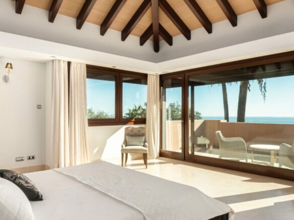 Rent 🏠 Villa El Mirador  Cascada de Camoján – Marbella – Spain