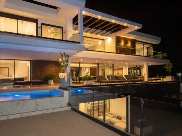 For Rent 🏡 Stunning Villa in Marbella Golf Club Resort, Benahavís.🏡 🌟 Sea Views – Gated