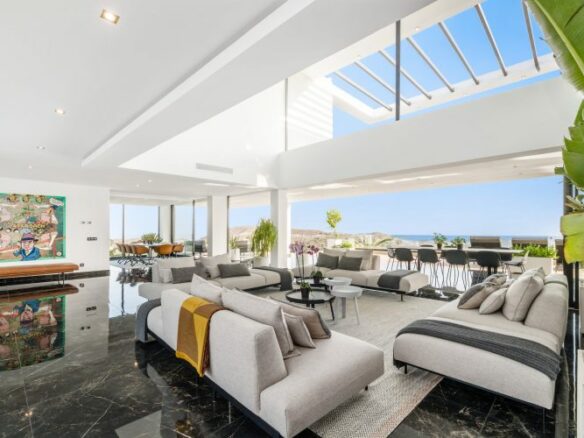 For Rent 🏡 Stunning Villa in Marbella Golf Club Resort, Benahavís.🏡 🌟 Sea Views – Gated