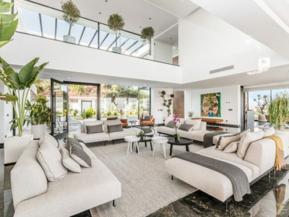 For Rent 🏡 Stunning Villa in Marbella Golf Club Resort, Benahavís.🏡 🌟 Sea Views – Gated