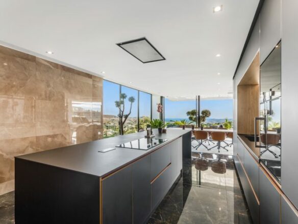 For Rent 🏡 Stunning Villa in Marbella Golf Club Resort, Benahavís.🏡 🌟 Sea Views – Gated