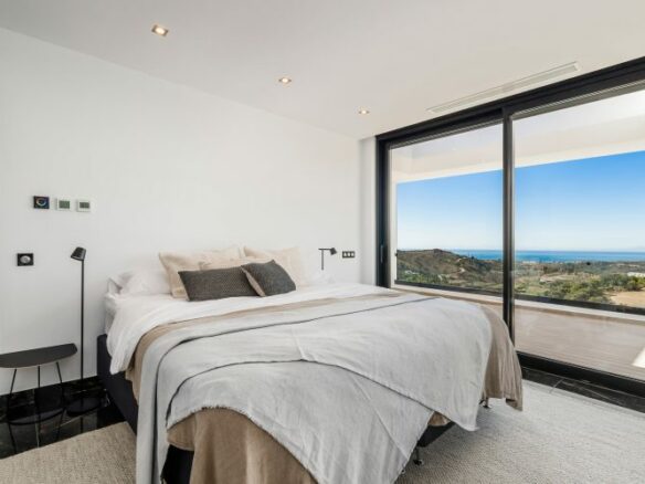 For Rent 🏡 Stunning Villa in Marbella Golf Club Resort, Benahavís.🏡 🌟 Sea Views – Gated