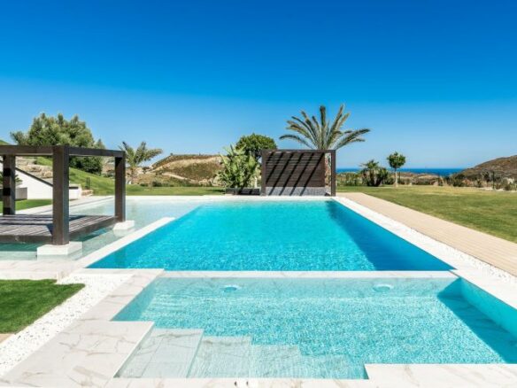 For Rent 🏡 Stunning Villa in Marbella Golf Club Resort, Benahavís.🏡 🌟 Sea Views – Gated