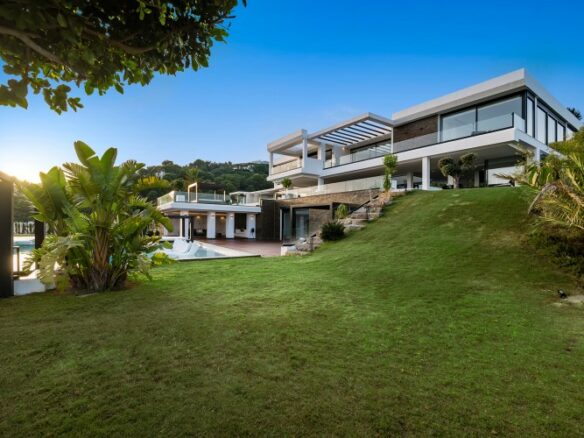 For Rent 🏡 Stunning Villa in Marbella Golf Club Resort, Benahavís.🏡 🌟 Sea Views – Gated