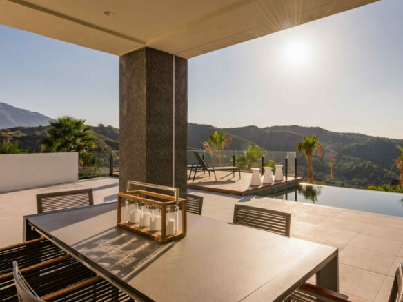 La Quinta : 🏡 Rent Stunning 6-Bed Modern Villa in Gated Community 🌟