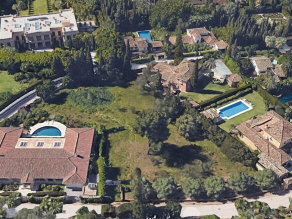 For sale – Marbella Golden Mile – Large Sea view Plot with Development Potential