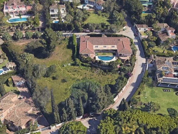 For sale – Marbella Golden Mile – Large Sea view Plot with Development Potential
