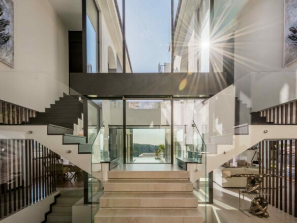 La Quinta : 🏡 Rent Stunning 6-Bed Modern Villa in Gated Community 🌟