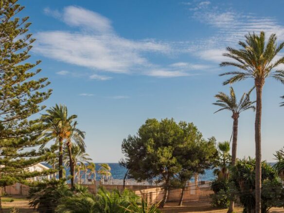 🏠 For Rent – Marbella Beachside – Modern Villa  🌍 Andalucia, Marbella, Puerto Banus